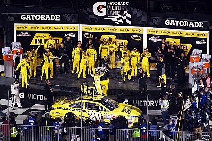 Kenseth edges Truex for the win in spirited Sprint Unlimited