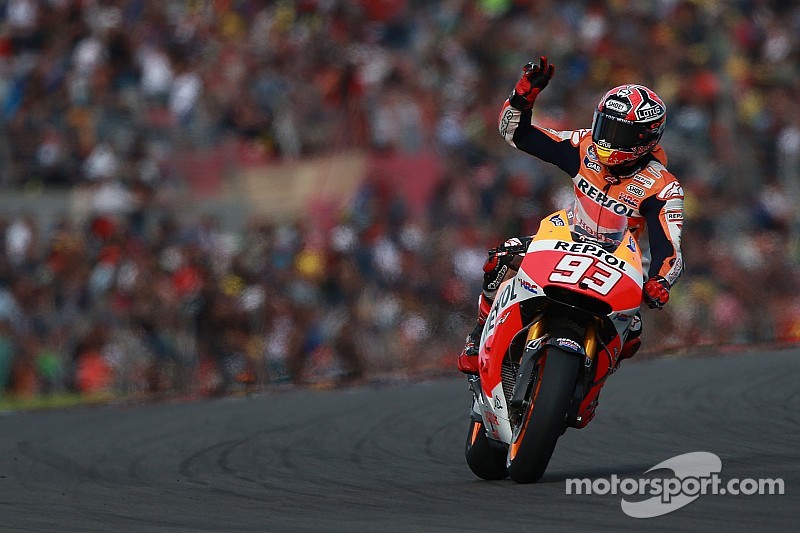 Márquez impone récord y logra su triunfo 13 del año en Valencia