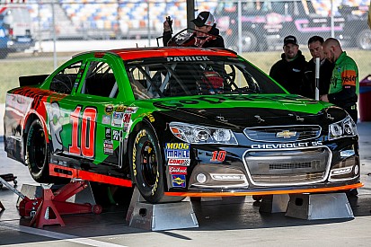 Danica Patrick's water line problems stall Sprint Cup practice