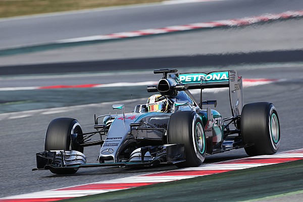 Hamilton impone el ritmo, McLaren tiene m&aacute;s problemas