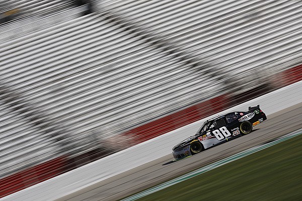 Kevin Harvick gana en Atlanta 