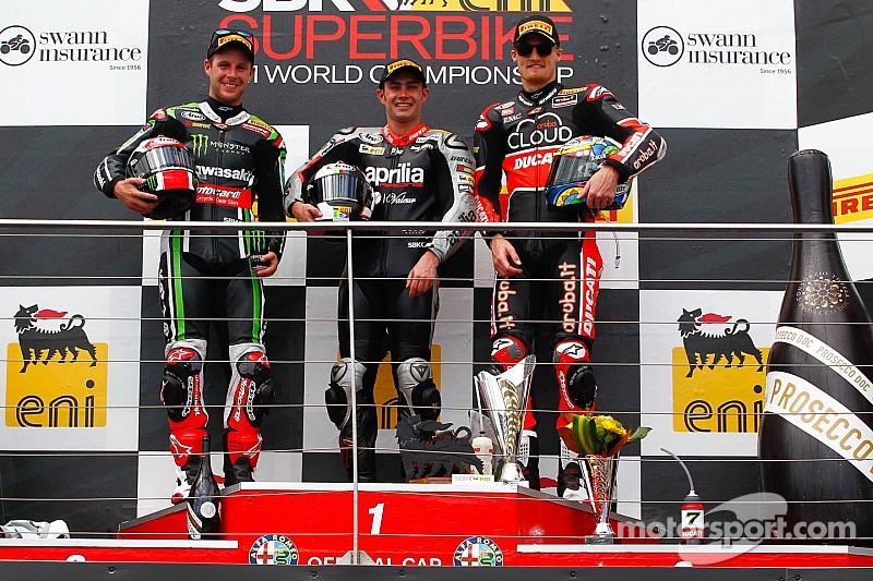 Хэслам вырвал победу на финише второй гонки WSBK в Филлип-Айленде