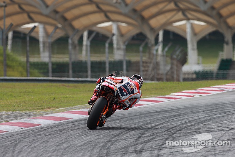 Маркес возглавил протокол второго дня тестов MotoGP на Сепанге