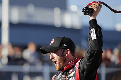 Austin Dillon, dominante en Las Vegas