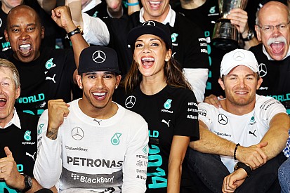 ‘Impenetrable’ Hamilton claims off-track issues won’t affect him