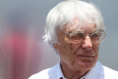 Ecclestone sigue pujando por el paquete de bajo costo