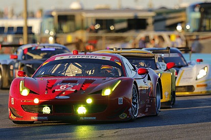 Ferrari arranca con victoria en el PWC