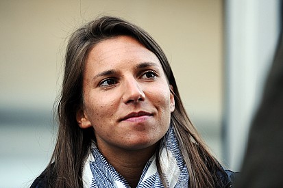 De Silvestro returns to IndyCar with Andretti