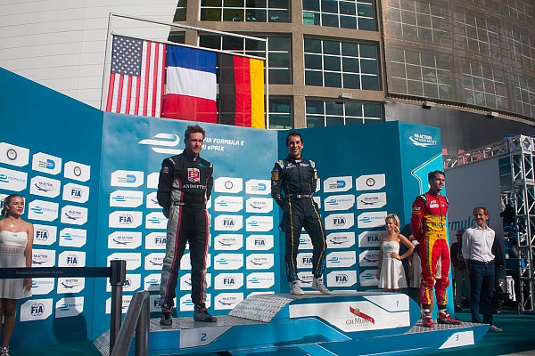 An energetic start to Formula E in Miami