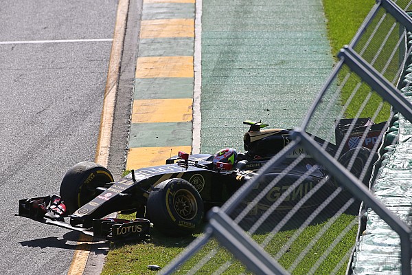 Lotus: Both cars out of the race by the end of the first lap at Albert Park