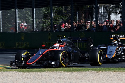 McLaren-Honda's Button completes 56 laps and finish the race at Albert Park