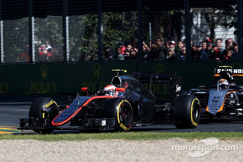 McLaren-Honda's Button completes 56 laps and finish the race at Albert Park