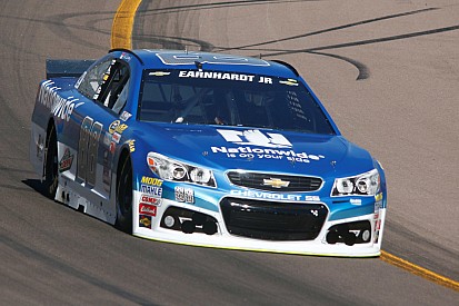 Termina la jornada de Dale Earnhardt Jr. tras desperfecto en Phoenix