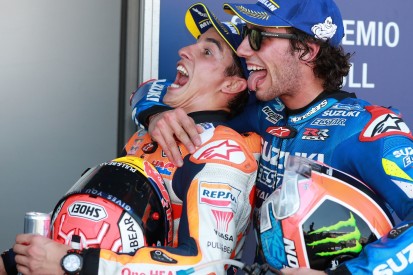 Jubel bei Alex Rins nach P2 in Jerez: Nur ein WM-Punkt hinter Marc Marquez