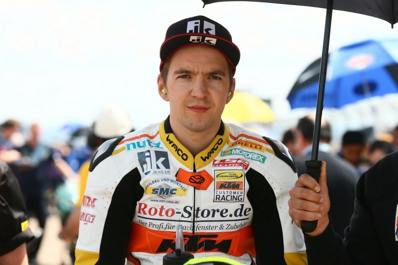 Schwerer Sturz in Oschersleben: Luca Grünwald bricht sich drei Wirbelfortsätze