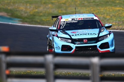 TCR Germany in Most: Halder fährt klare Bestzeit