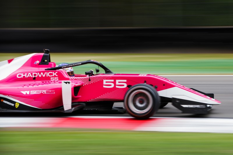 W-Series Zolder: Jamie Chadwick auf Pole-Position