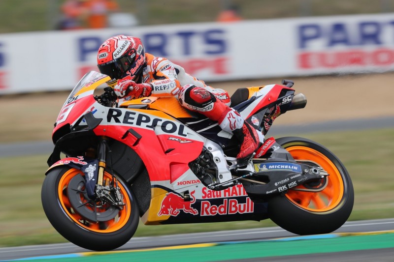 MotoGP-Qualifying Le Mans: Marquez trotz Sturz auf Pole, Rossi in Reihe zwei