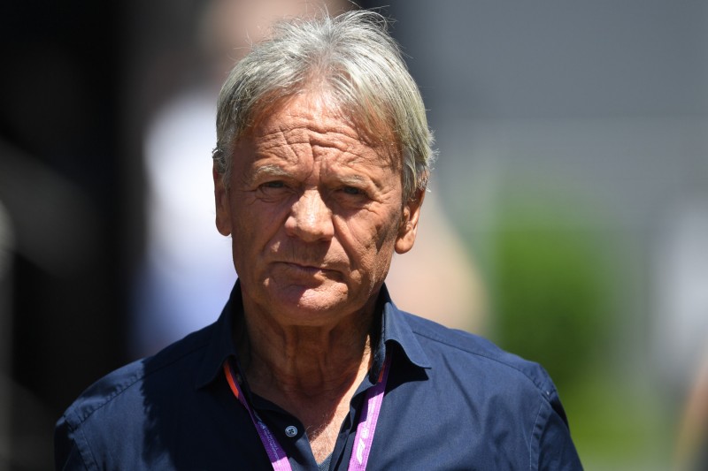 Marc Surer: "Ferrari muss unbedingt auf Vettel setzen"