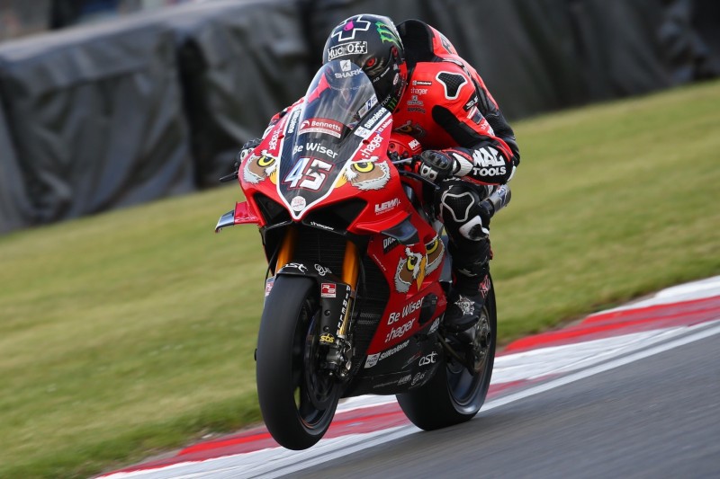 Scott Redding erobert mit ersten Siegen in Donington die BSB-Führung