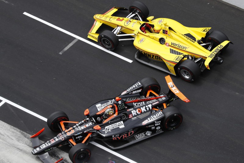 Crash in der Boxengasse: Helio Castroneves versteht Strafe nicht