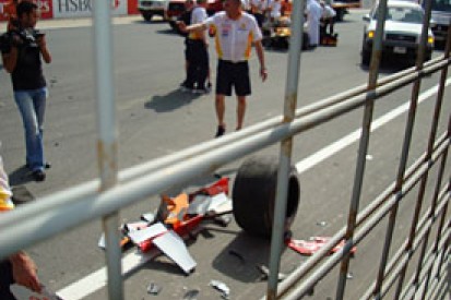 Grapevine: Renault Roadshow ends up in a crash