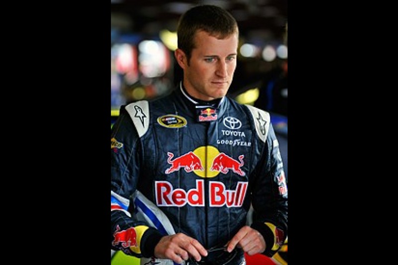 Kahne hopes knee issue resolved