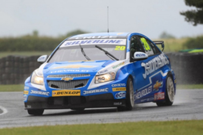 MacDowall fastest in wet practice
