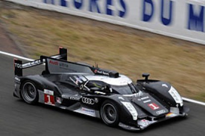 Rockenfeller puts Audi top in practice