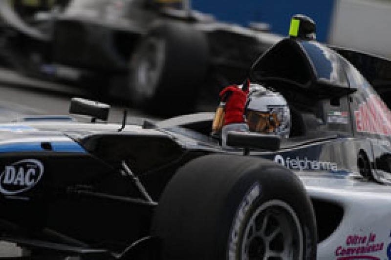 Samuele Buttarelli takes easy win in second Auto GP race at Donington Park