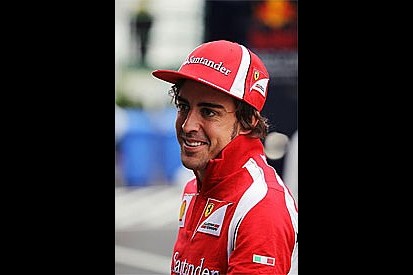 Fernando Alonso believes he can prevent Sebastian Vettel taking title in Singapore
