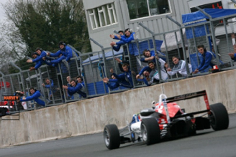 Jack Harvey dominates opening British Formula 3 round at Oulton Park