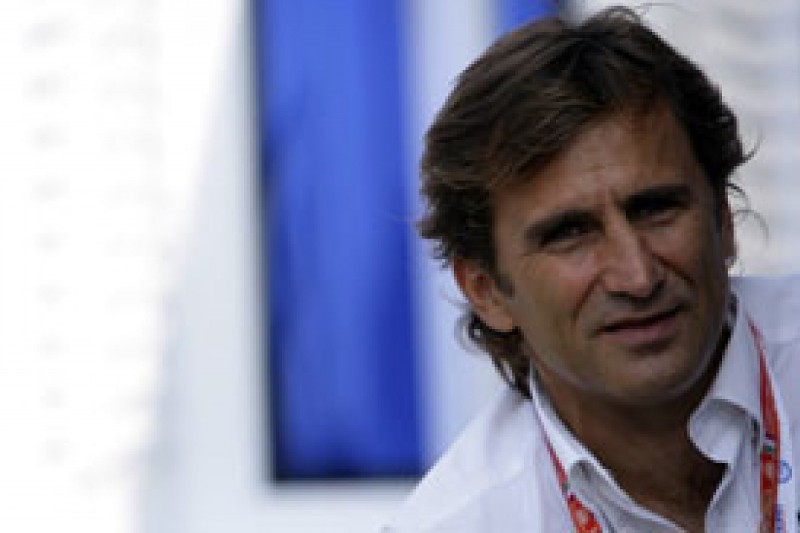 Alex Zanardi wins gold in 2012 Paralympic handcycling race