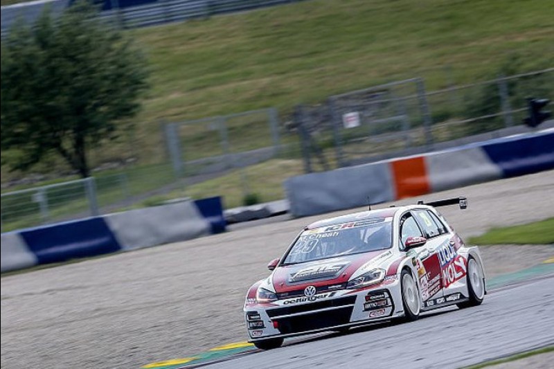 TCR Germany Spielberg: Volkswagen-Fahrer Cheah fährt Tagesbestzeit