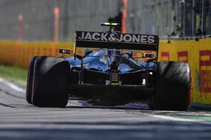 Dank neuer Hydraulik an der Hinterachse: Magnussen vorn dabei