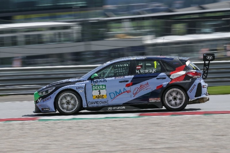 TCR Germany Spielberg: Heimsieg für Titelverteidiger Proczyk