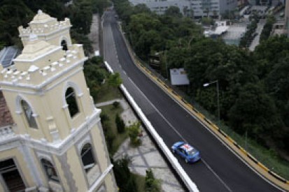 Macau WTCC: Rob Huff storms to pole after setting new lap record