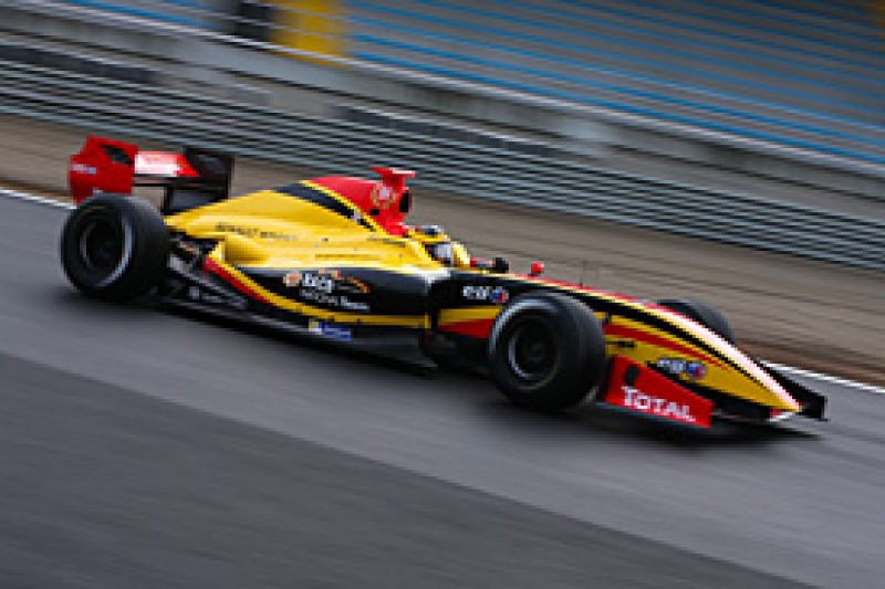 Monza FR3.5: Stoffel Vandoorne takes pole on debut