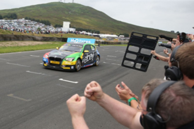 Knockhill BTCC: Colin Turkington wins again in race two