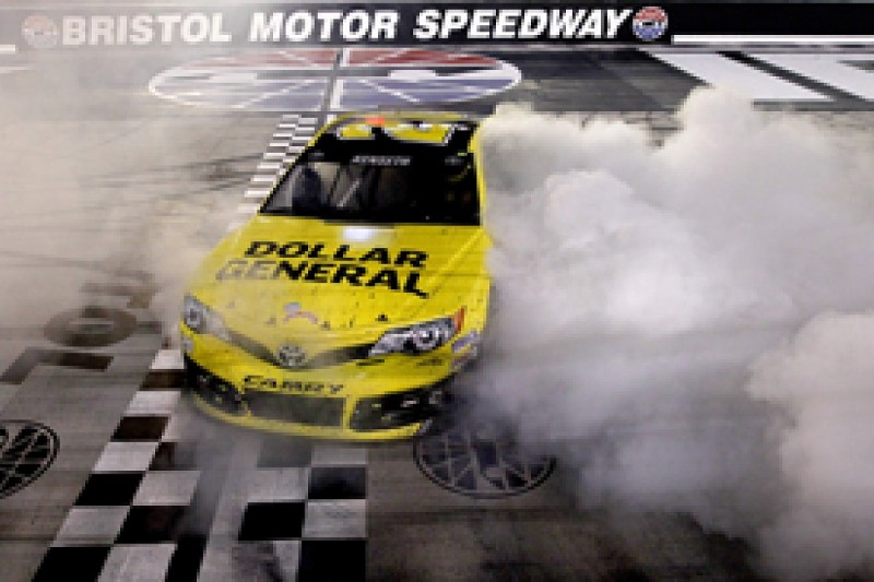 Bristol NASCAR: Matt Kenseth fends off Kasey Kahne for victory
