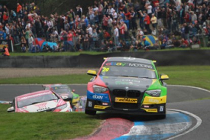 Knockhill BTCC: Colin Turkington dominates race one