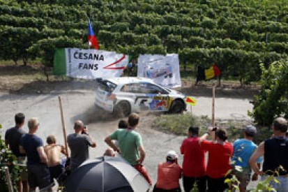 Germany WRC: Jari-Matti Latvala incident gives Thierry Neuville lead