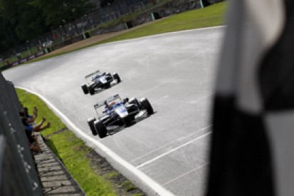 Brands British F3: Jazeman Jaafar resists Jordan King in race one