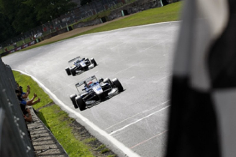 Brands British F3: Jazeman Jaafar resists Jordan King in race one