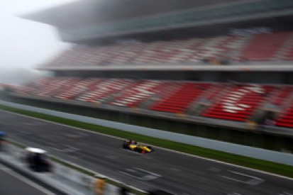 Barcelona FR3.5: Kevin Magnussen gets pole in fog-hit session