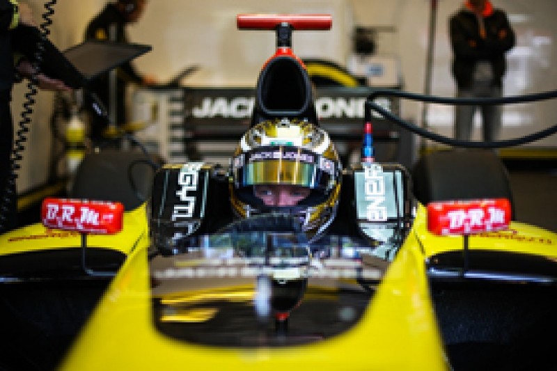 Barcelona FR3.5: Kevin Magnussen fastest in practice at finale