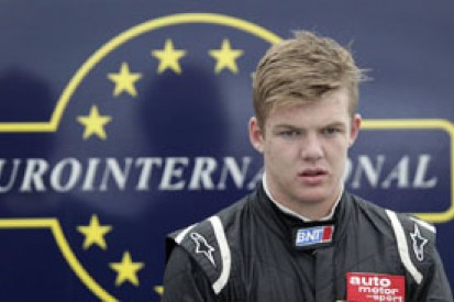 Nick Cassidy replaces Daniil Kvyat at Carlin for European F3 finale