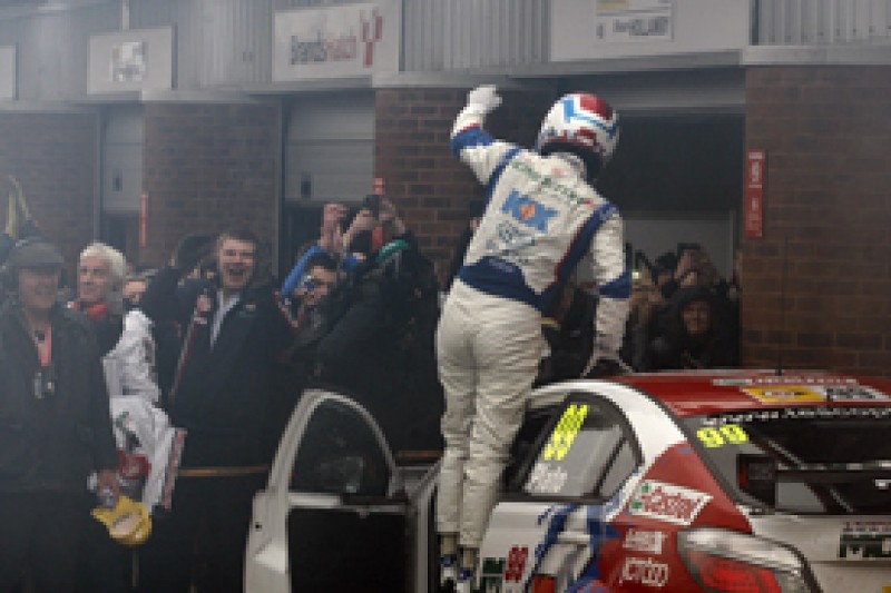 Brands Hatch BTCC: Plato wins as Jordan crash sends title to wire
