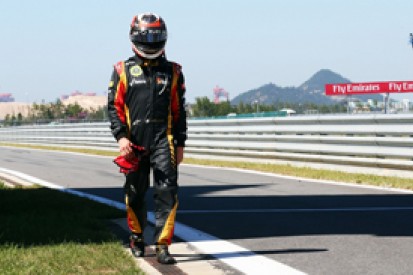 Kimi Raikkonen to seek back pain treatment after 2013 F1 season
