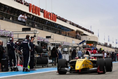 Ricard FR3.5: Kevin Magnussen responds with race two pole